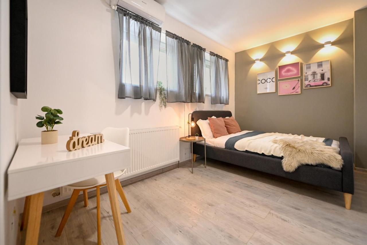 בוקרשט Splendid 2Br Apartment With Breathtaking Views Of Casa Poporului מראה חיצוני תמונה