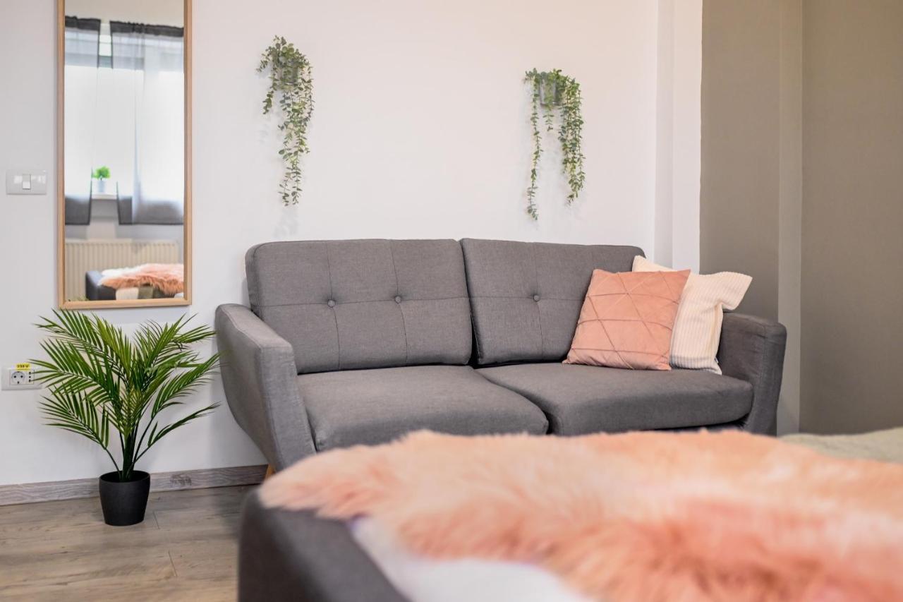 בוקרשט Splendid 2Br Apartment With Breathtaking Views Of Casa Poporului מראה חיצוני תמונה