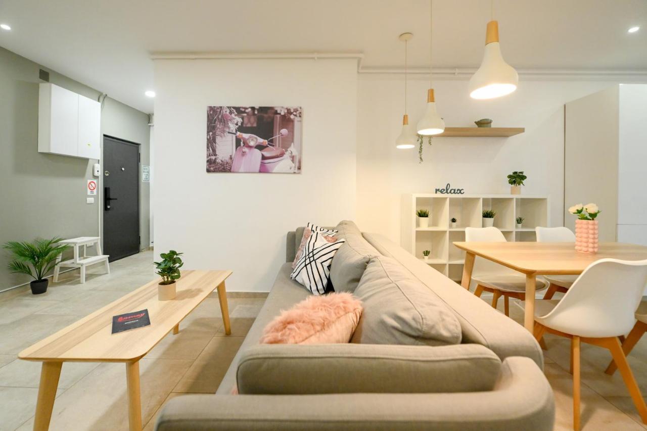 בוקרשט Splendid 2Br Apartment With Breathtaking Views Of Casa Poporului מראה חיצוני תמונה