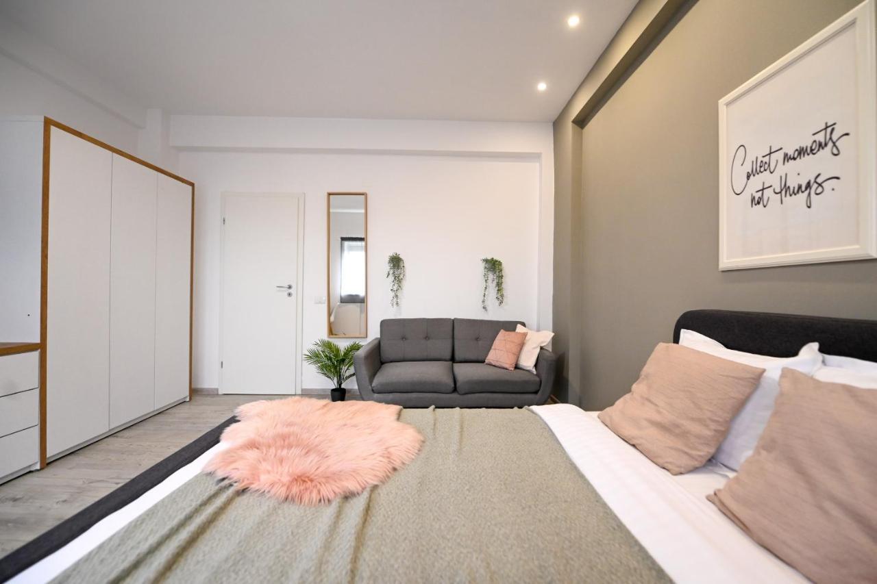 בוקרשט Splendid 2Br Apartment With Breathtaking Views Of Casa Poporului מראה חיצוני תמונה
