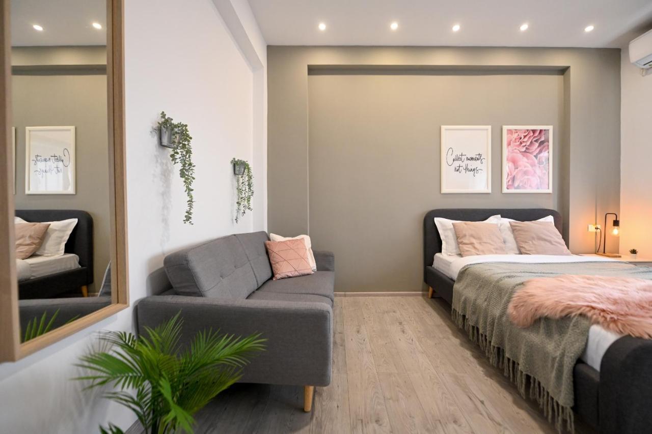 בוקרשט Splendid 2Br Apartment With Breathtaking Views Of Casa Poporului מראה חיצוני תמונה