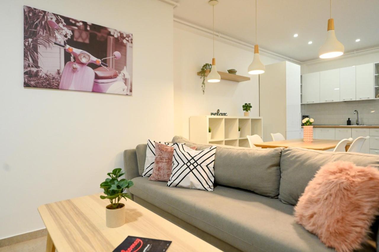בוקרשט Splendid 2Br Apartment With Breathtaking Views Of Casa Poporului מראה חיצוני תמונה