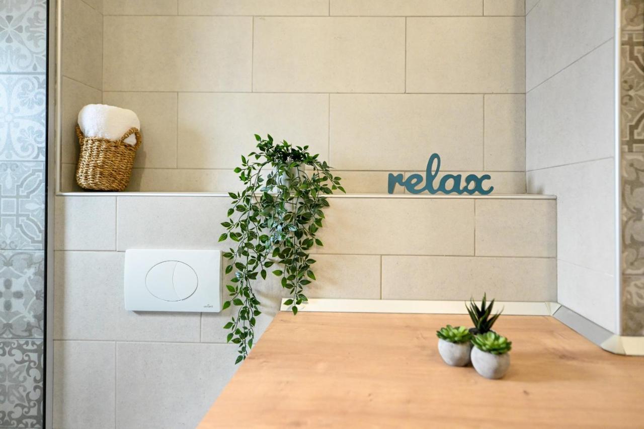 בוקרשט Splendid 2Br Apartment With Breathtaking Views Of Casa Poporului מראה חיצוני תמונה